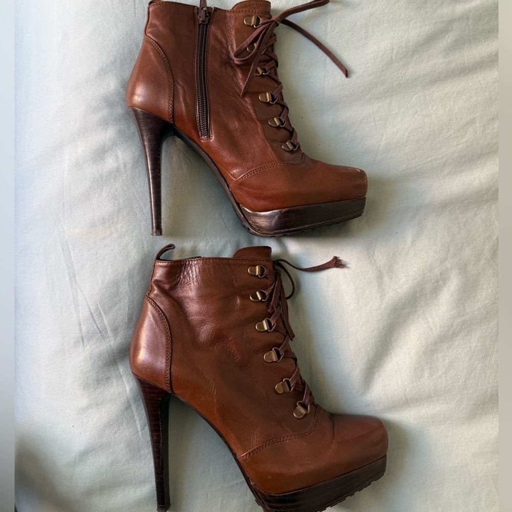 Stuart Weitzman Chestnut Leather Lace-Up Heeled Boots